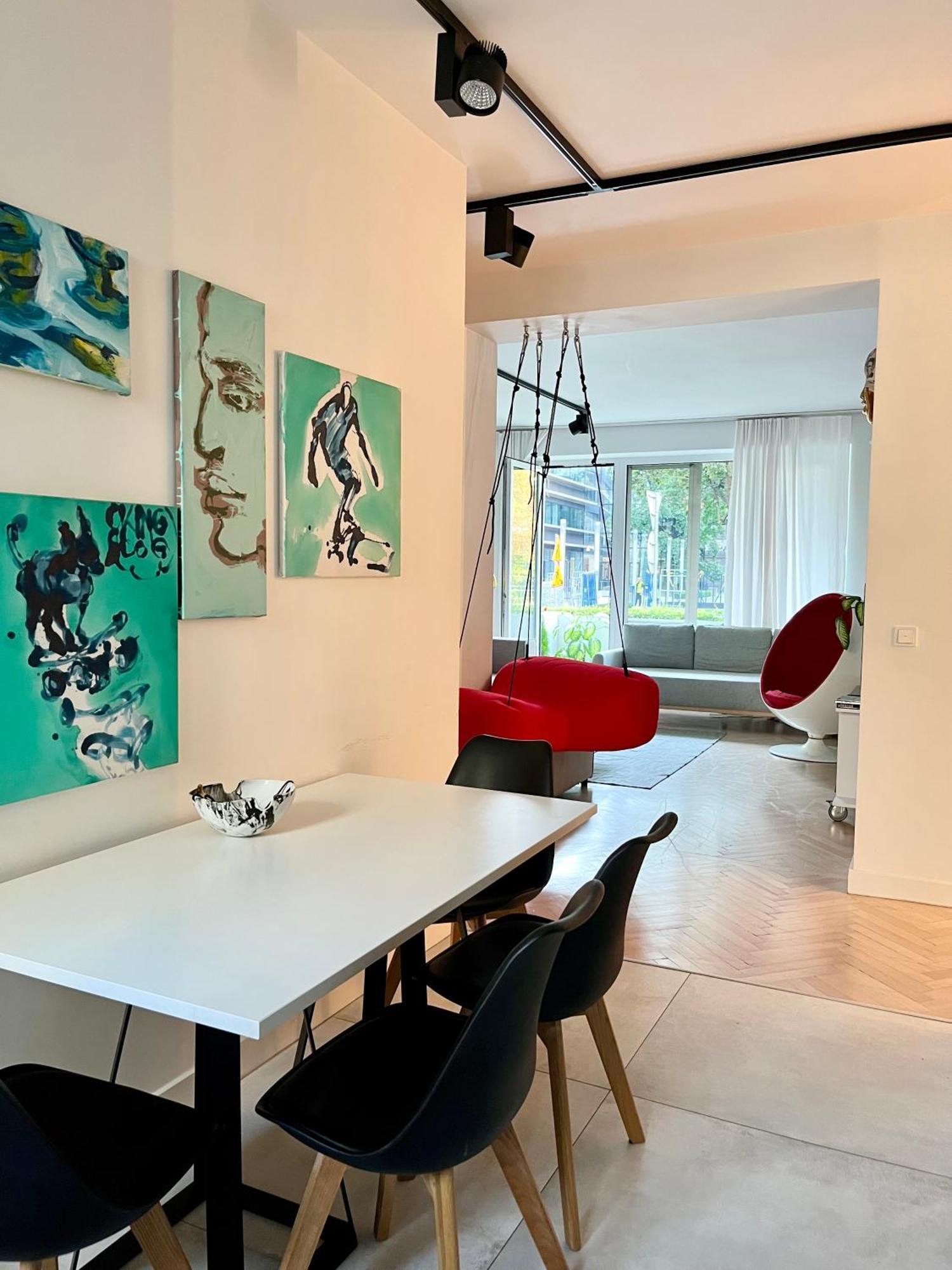 Apartment Art & Design 3 In Center *